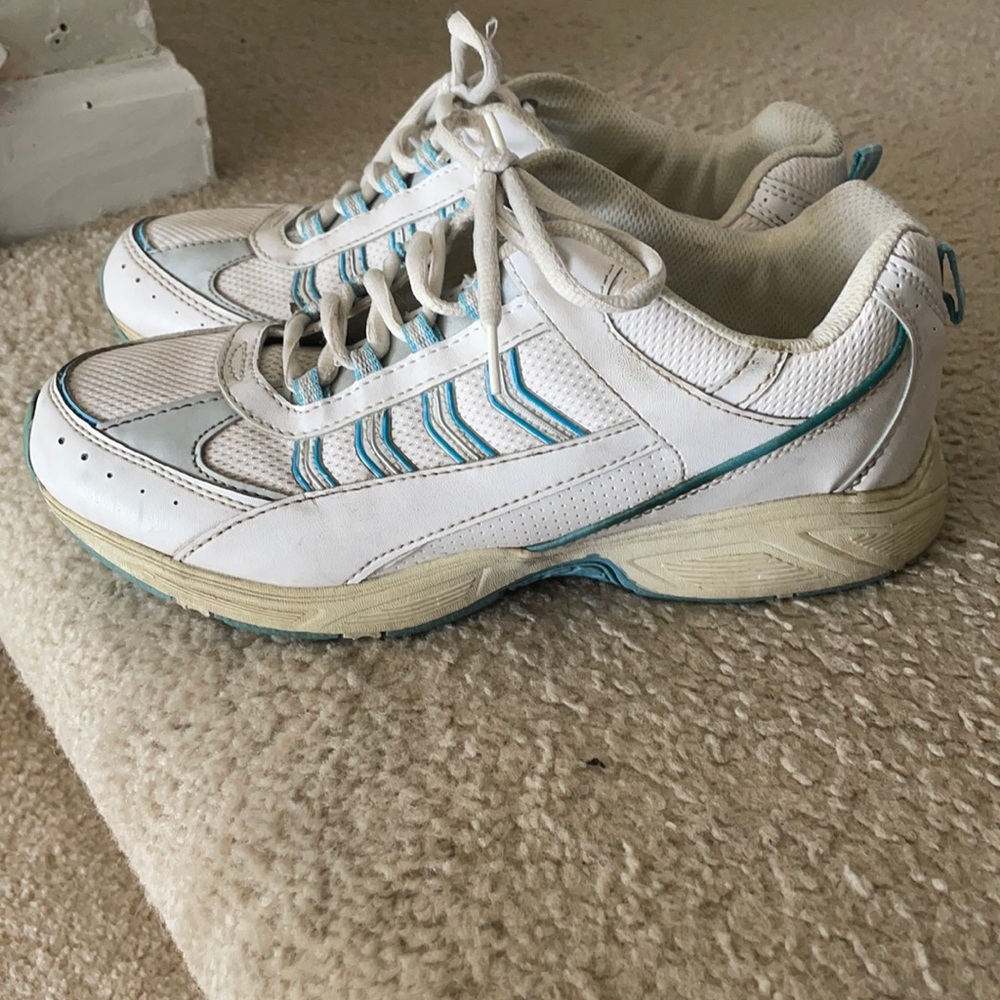 Danskin Women’s Joanne Sneakers